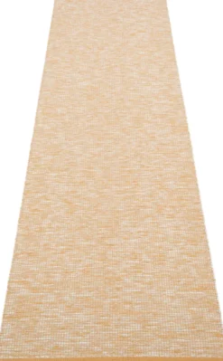 Pappelina Teppich Sam Ochre/Fossil Grey 70 x 300 cm SAM5B730