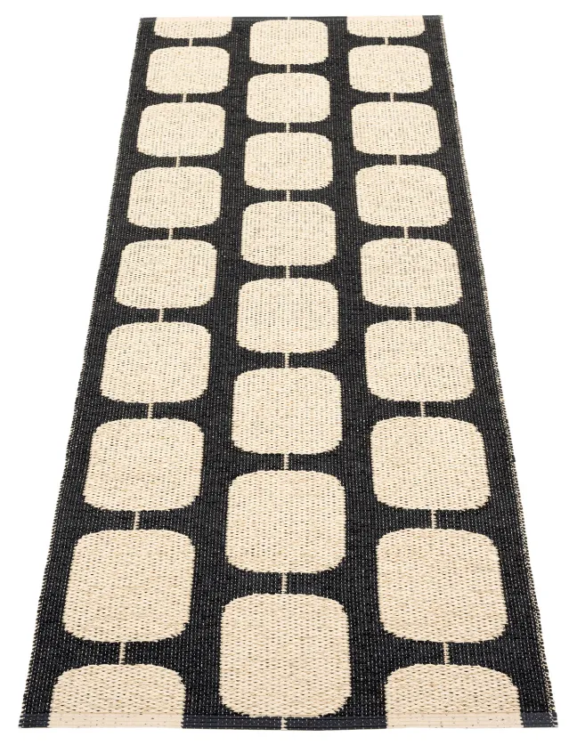Pappelina Teppich Sten Black Cream 70 x 200 cm STX720