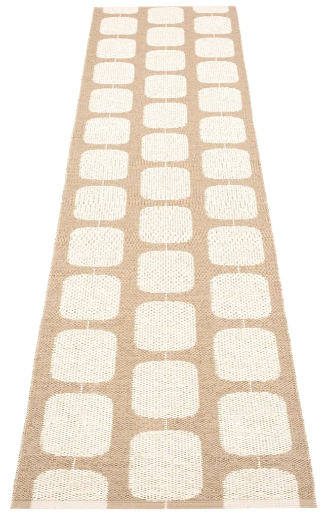 Pappelina Teppich Sten Light Nougat Vanilla 70 x 400 cm ST6H740