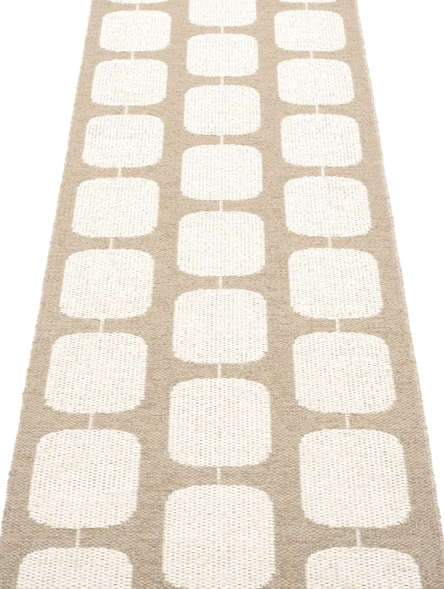 Pappelina Teppich Sten Light Nougat Vanilla 70 x 200 cm ST6H720