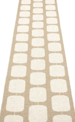 Pappelina Teppich Sten Light Nougat Vanilla 70 x 300 cm ST6H730