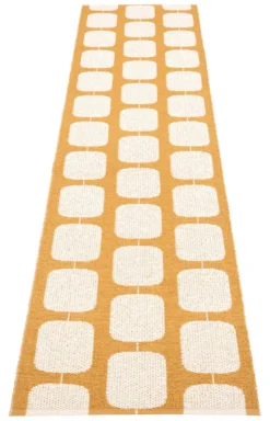 Pappelina Teppich Sten Ochre Vanilla 70 x 400 cm ST5B740