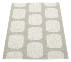 Pappelina Teppich Sten Warm Grey Fossil grey 70 x 100 cm ST9D710