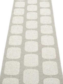 Pappelina Teppich Sten Warm Grey Fossil grey 70 x 200 cm ST9D720
