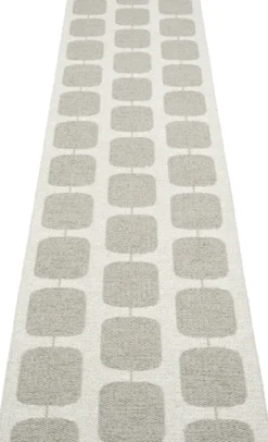 Pappelina Teppich Sten Warm Grey Fossil grey 70 x 300 cm ST9D730