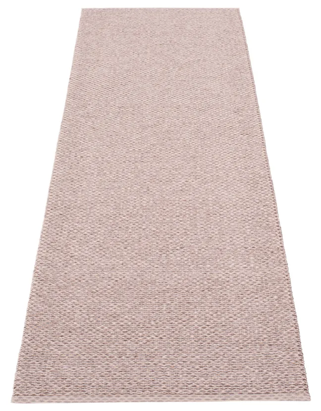 Pappelina Teppich Svea Lilac Metallic/Pale Rose 70 x 160 cm SV7C716