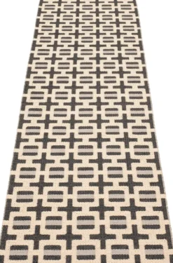 Pappelina Teppich TOM Black 70 x 180 cm TOMX718