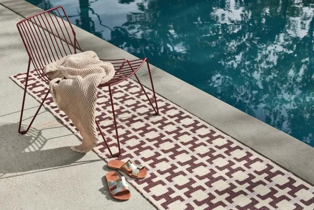 Pappelina Teppich TOM Burgundy 70 x 180 cm TOM8G718