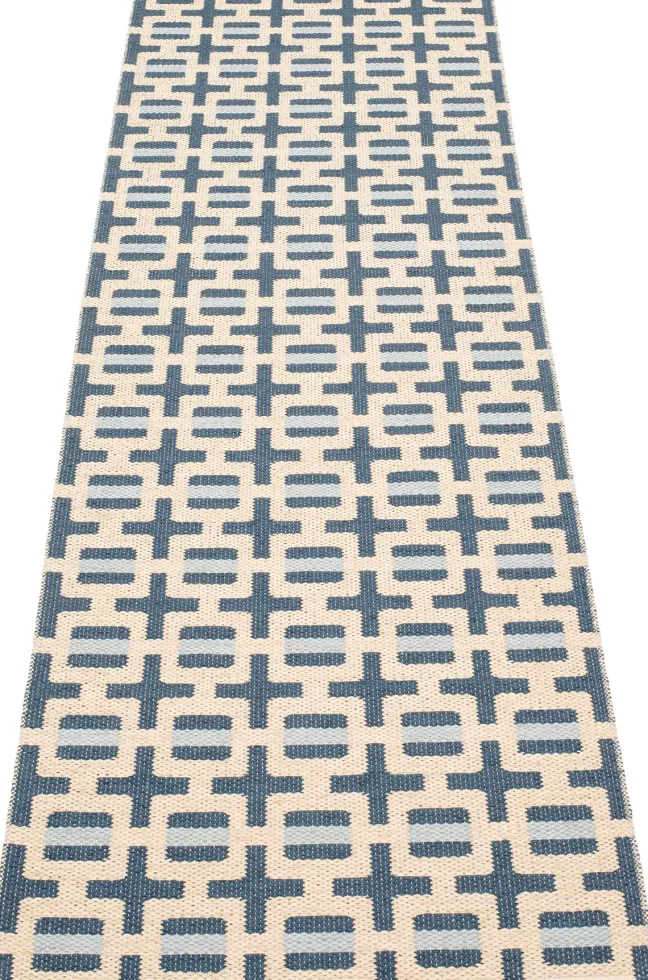 Pappelina Teppich TOM Ocean Blue 70 x 300 cm TOM3F730