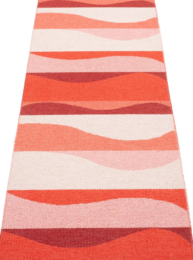 Pappelina Teppich Urvi Fire 70 x 200 cm UR2C720