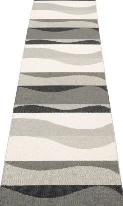 Pappelina Teppich Urvi Metal 70 x 300 cm UR9J730