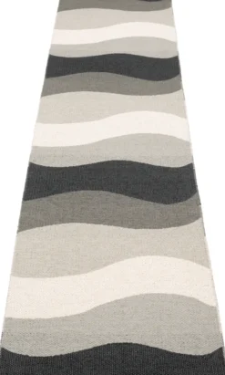 Pappelina Teppich Urvi Metal 70 x 300 cm UR9J730