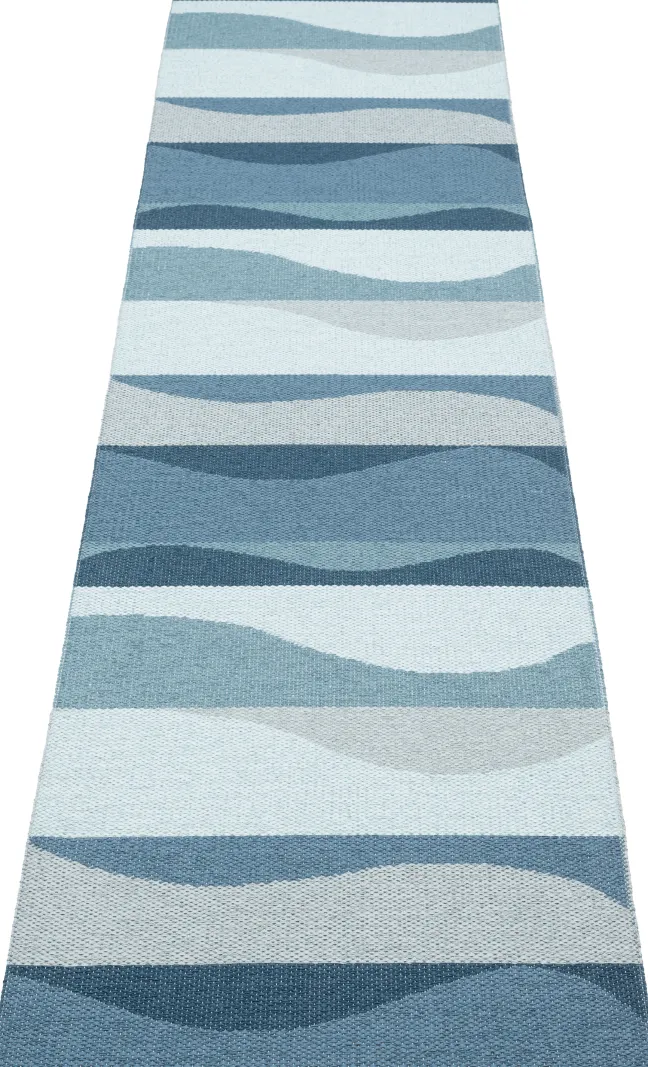 Pappelina Teppich Urvi Water 70 x 300 cm UR3C730