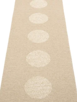 Pappelina Teppich VERA 2.0 Bio Edition Beige/Beige Metallic 70 x 200 cm V26E720