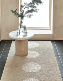 Pappelina Teppich VERA 2.0 Bio Edition Beige/Beige Metallic 70 x 120 cm V26E712