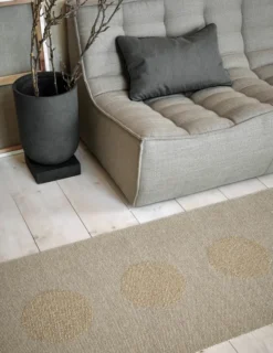 Pappelina Teppich VERA 2.0 Bio Edition Dark Linen/Linen Metallic 70 x 200 cm V29G720
