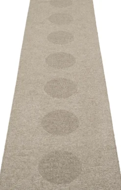 Pappelina Teppich VERA 2.0 Bio Edition Dark Linen/Linen Metallic 70 x 280 cm V29G728