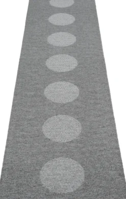 Pappelina Teppich VERA 2,0 Bio Edition Grey/Granit Metallic 70 x 280 cm V29728