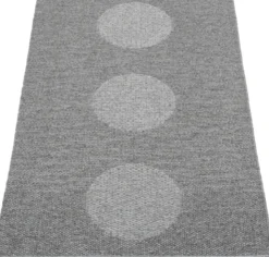 Pappelina Teppich VERA 2,0 Bio Edition Grey/Granit Metallic 70 x 120 cm V29712
