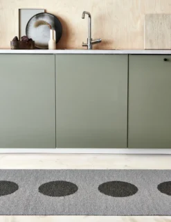 Pappelina Teppich VERA 2,0 Bio Edition Grey/Granit Metallic 70 x 120 cm V29712