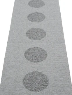 Pappelina Teppich VERA 2,0 Bio Edition Grey/Granit Metallic 70 x 200 cm V29720