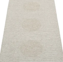 Pappelina Teppich VERA 2.0 Bio Edition Linen/Stone Metallic 70 x 120 cm V29F712