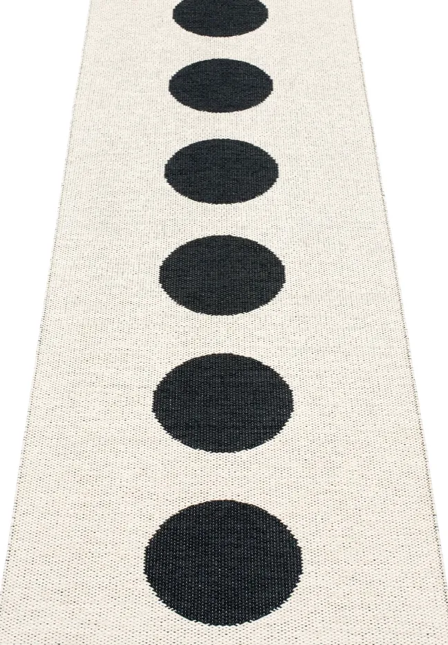 Pappelina Teppich Vera Black 70 x 225 cm VEX722