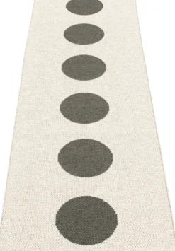Pappelina Teppich Vera Charcoal Vanilla 70 x 225 cm VE9A722