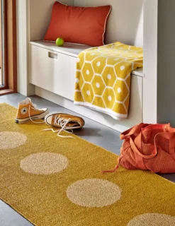 Pappelina Teppich VERA POP Mustard 70 x 200 cm VP5720