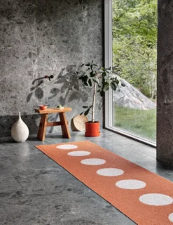 Pappelina Teppich VERA POP Pale Orange 70 x 280 cm VP4A728