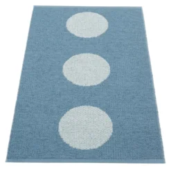 Pappelina Teppich VERA POP River Blue 70 x 120 cm VP3R712