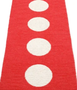Pappelina Teppich Vera Red 70 x 150 cm VE2715