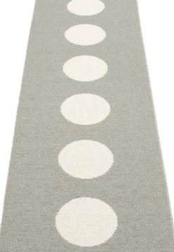 Pappelina Teppich Vera Warm grey Vanilla 70 x 225 cm VE9D722