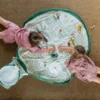 Play&Go Soo Spielmatte Ø140cm mit Stauraum Eimer roadmap