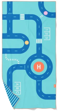Quut Spieltuch M (140 x 70cm) On the road