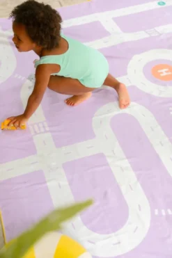 Quut Spieltuch M (140 x 70cm) Road Lavender