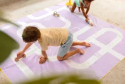 Quut Spieltuch XL (180 x 180cm) Road Lavender