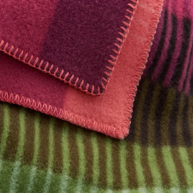 Roros Tweed ÅSMUND GRADIENT Lammwolldecke 200 x 135 cm rosa/grün 4251