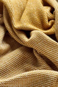 Roros Tweed Lammwolldecke 135x200cm Sun gelb 7051