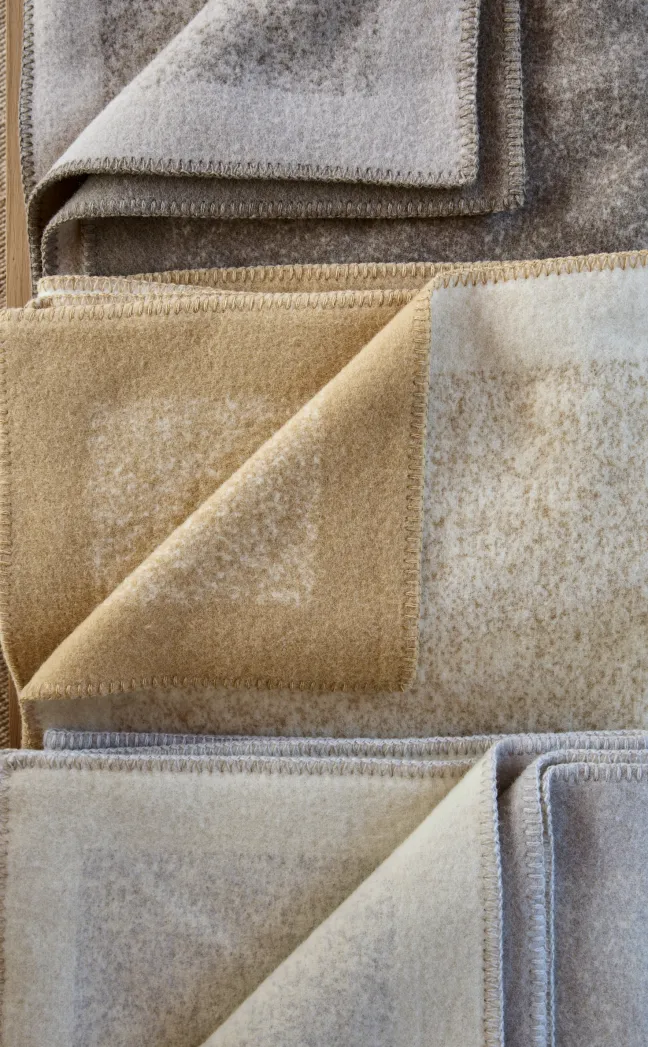 Roros Tweed MINERAL Lammwolldecke 135x200cm Sand 5851