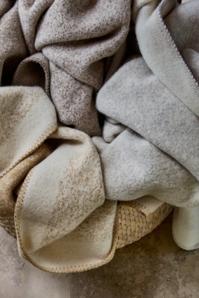 Roros Tweed MINERAL Lammwolldecke 135x200cm Sand 5851