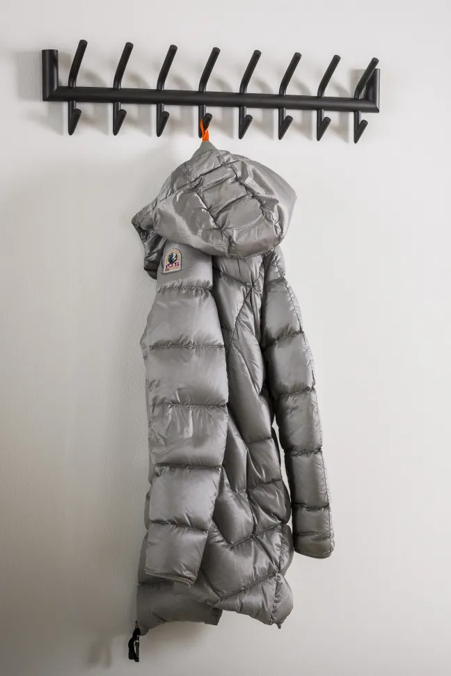 Rubjerg Design Garderobe 8 Doppelhaken Metall dunkelgrau