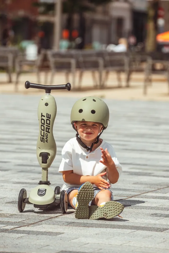 Scoot & Ride Helm Olive Größe S-M