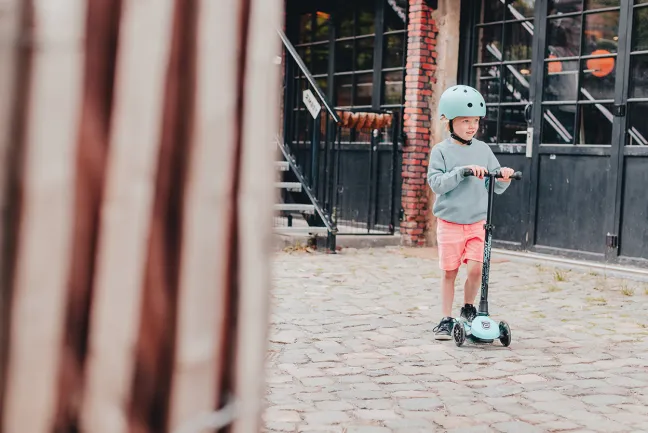Scoot & Ride Highwaykick 3 LED kiwi