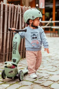 Scoot & Ride Highwaykick 1 Lifestyle green lines