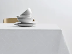 Södahl Tischtuch 140x320cm Tiles Damask weiß