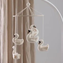 Sebra Babymobile Schwäne