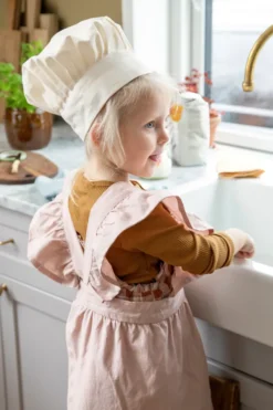 Sebra Kinderschürze und Kochmütze dusty pink/classic weiß