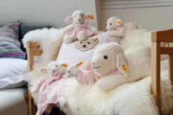 Steiff Träum Süß Lamm Spieluhr 25cm weiß