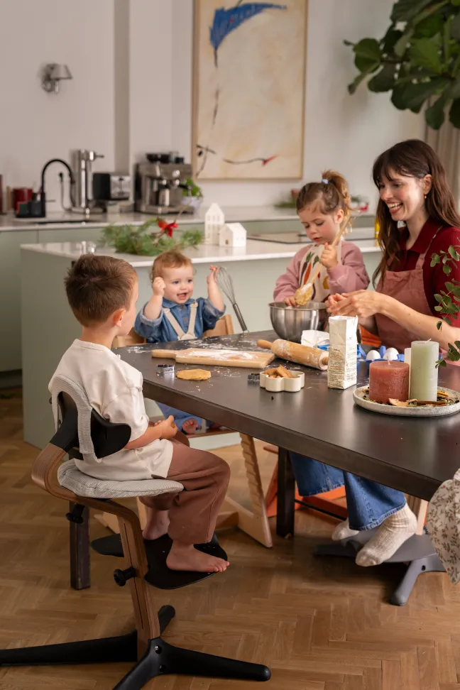 STOKKE® Nomi® Hochstuhl Eiche schwarz 626602